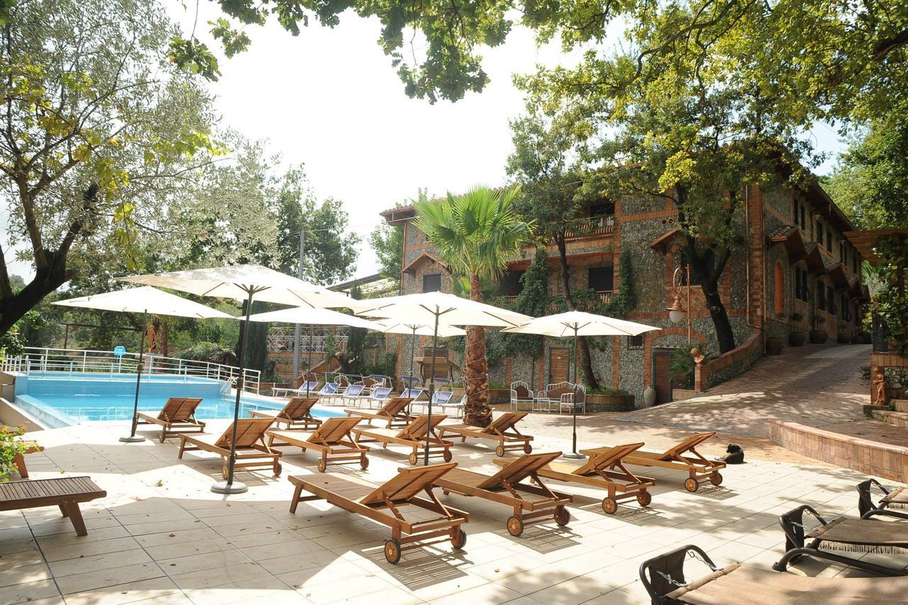 Resort Le Parisien Montecorvino Pugliano Екстер'єр фото