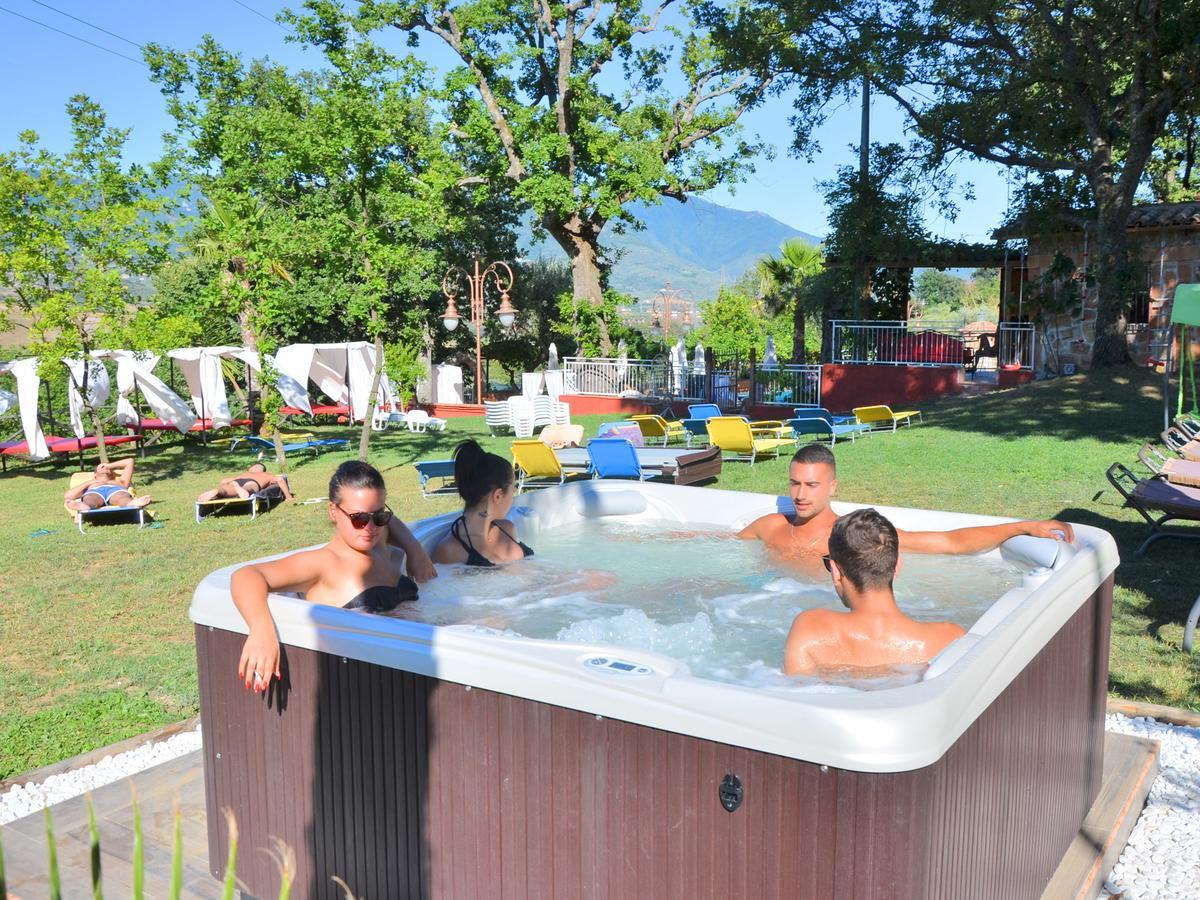 Resort Le Parisien Montecorvino Pugliano Екстер'єр фото