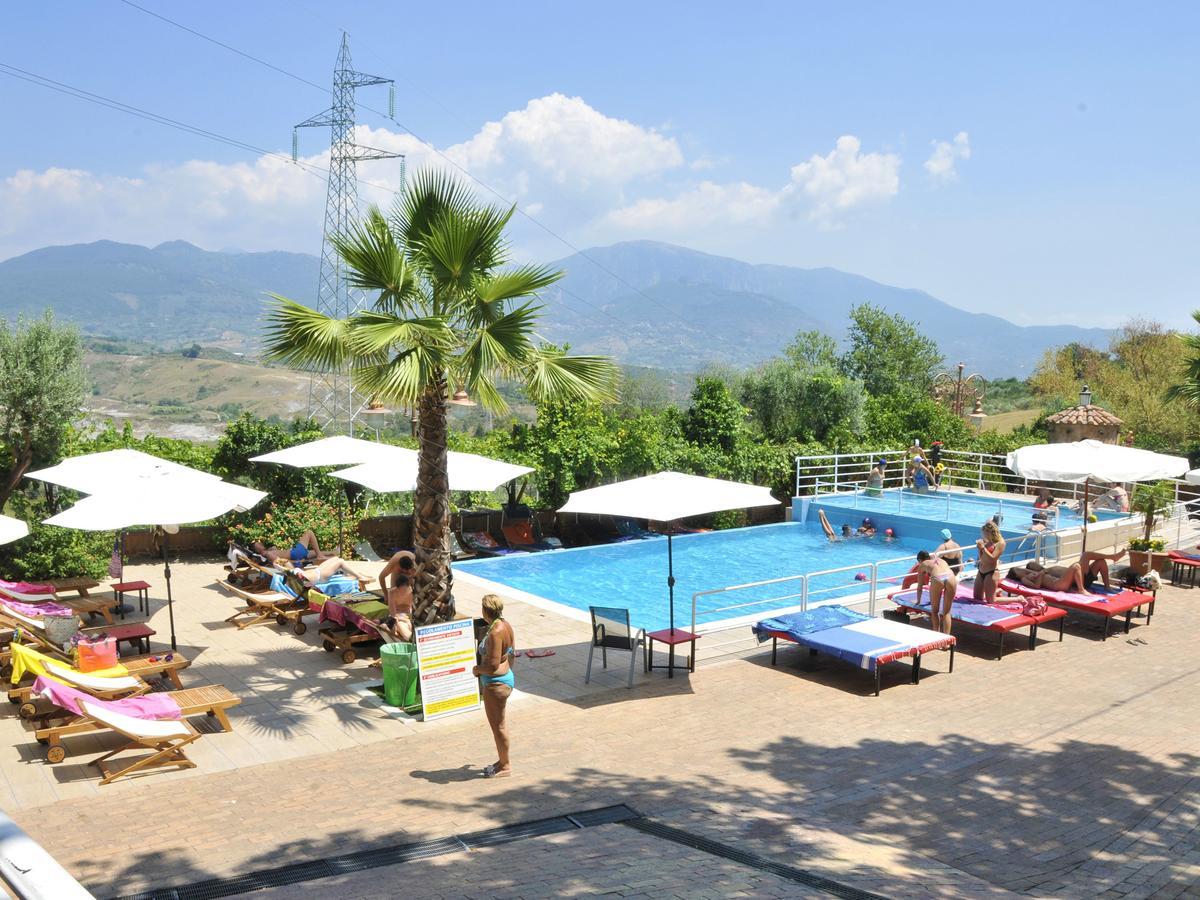 Resort Le Parisien Montecorvino Pugliano Екстер'єр фото