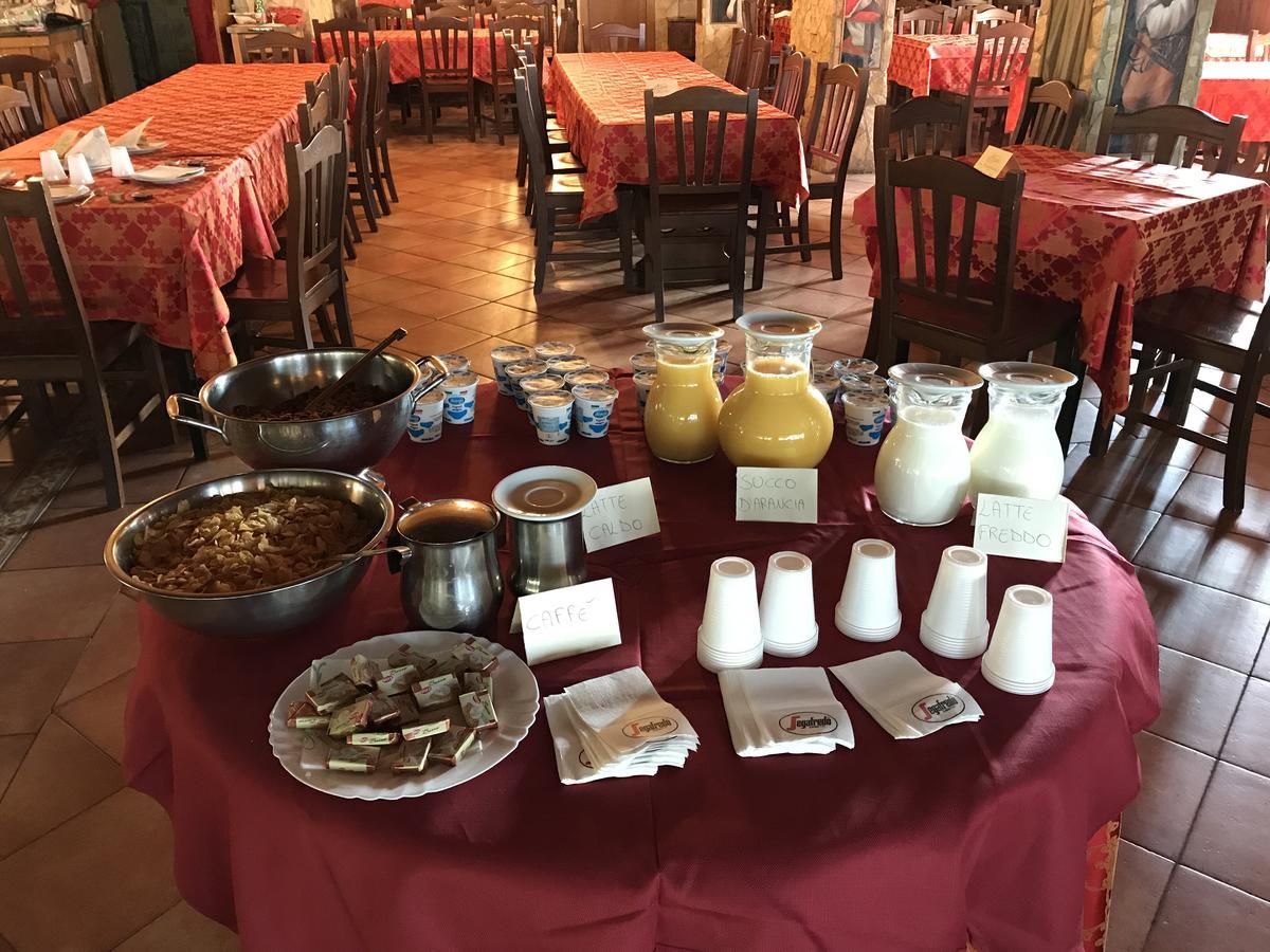 Resort Le Parisien Montecorvino Pugliano Екстер'єр фото